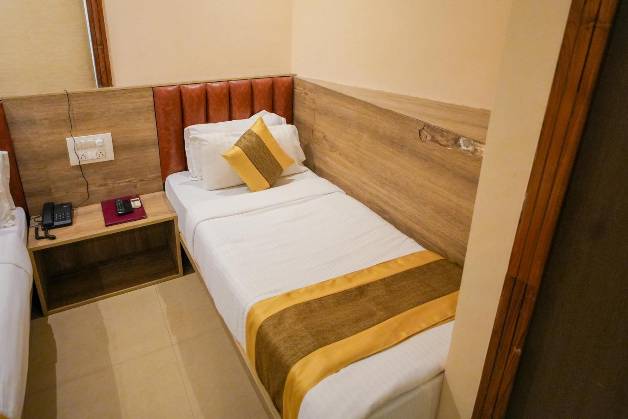 Hotel Skylink Hospitality Mahalaxmi Bombay Eksteriør billede