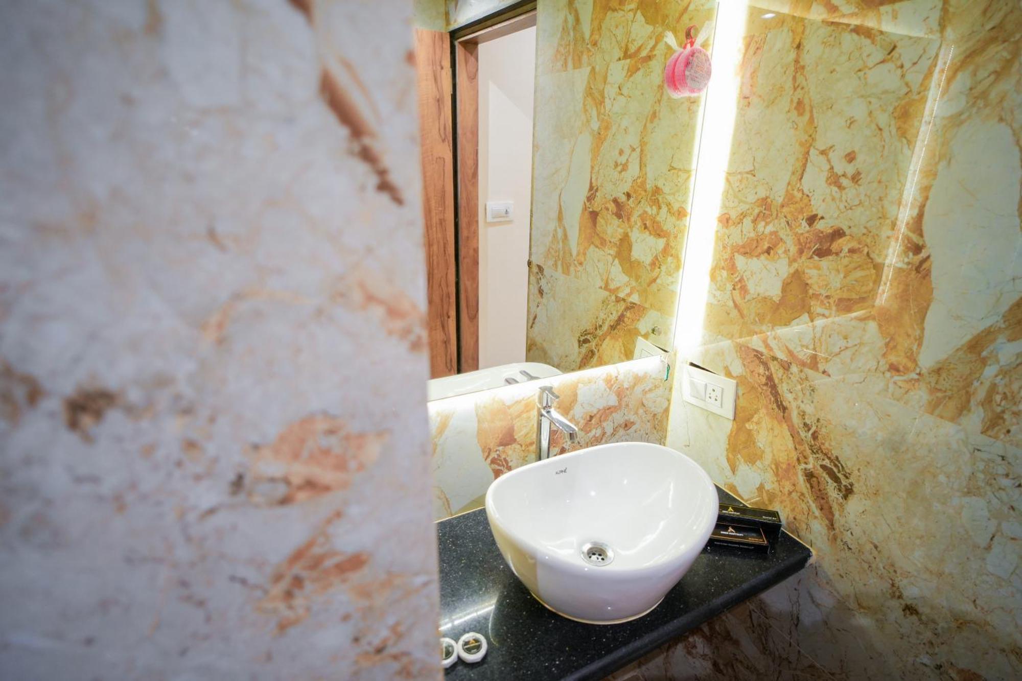 Hotel Skylink Hospitality Mahalaxmi Bombay Eksteriør billede