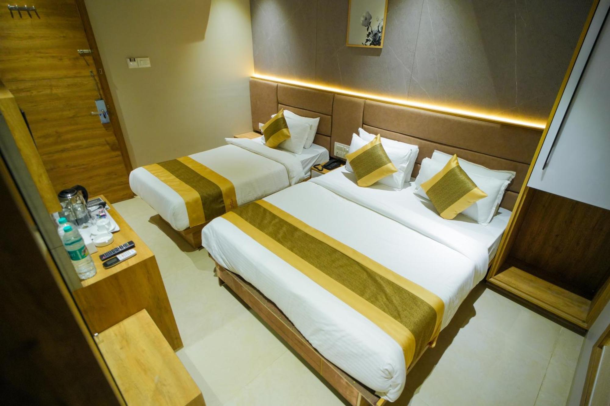 Hotel Skylink Hospitality Mahalaxmi Bombay Eksteriør billede