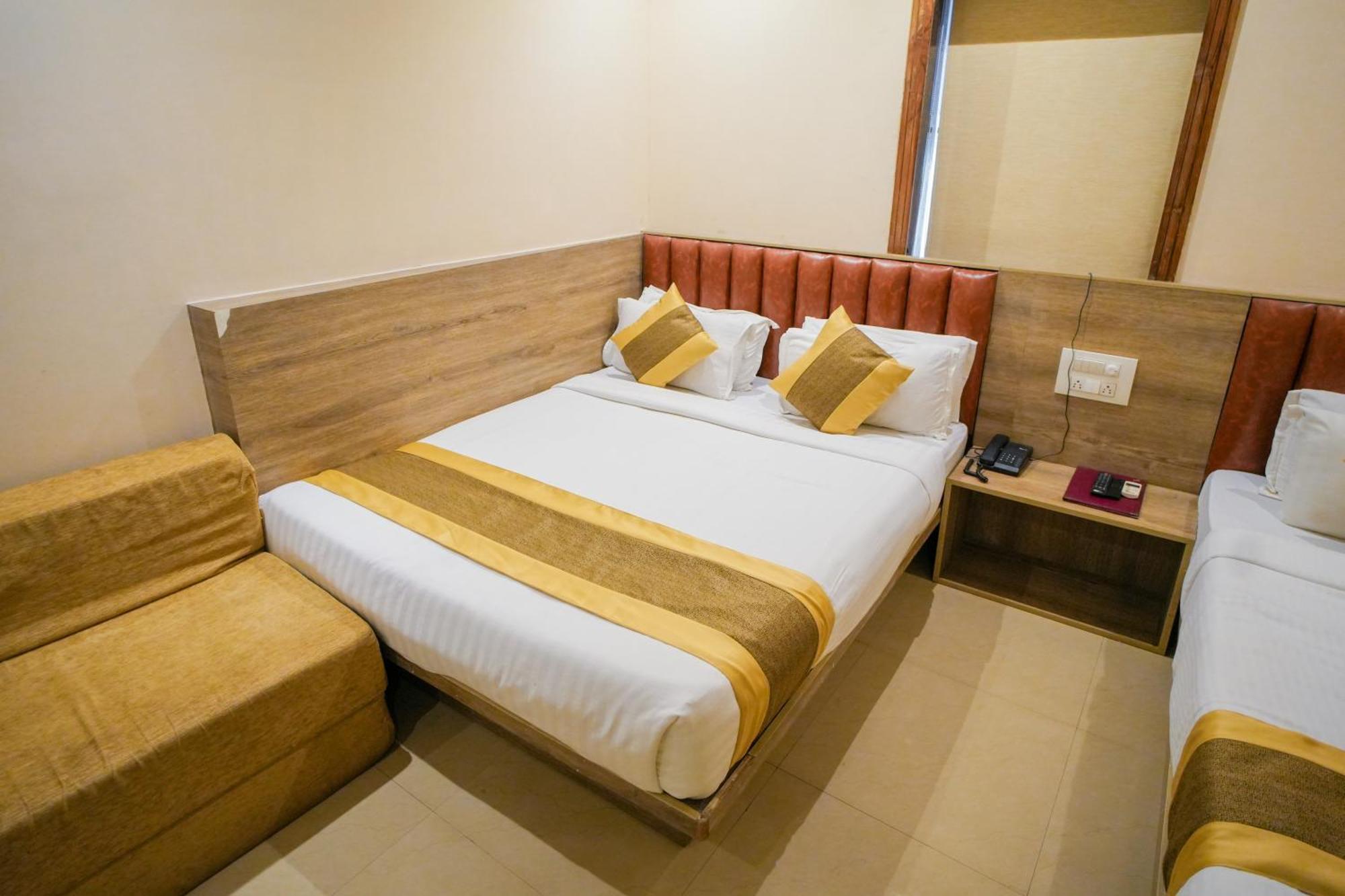 Hotel Skylink Hospitality Mahalaxmi Bombay Eksteriør billede