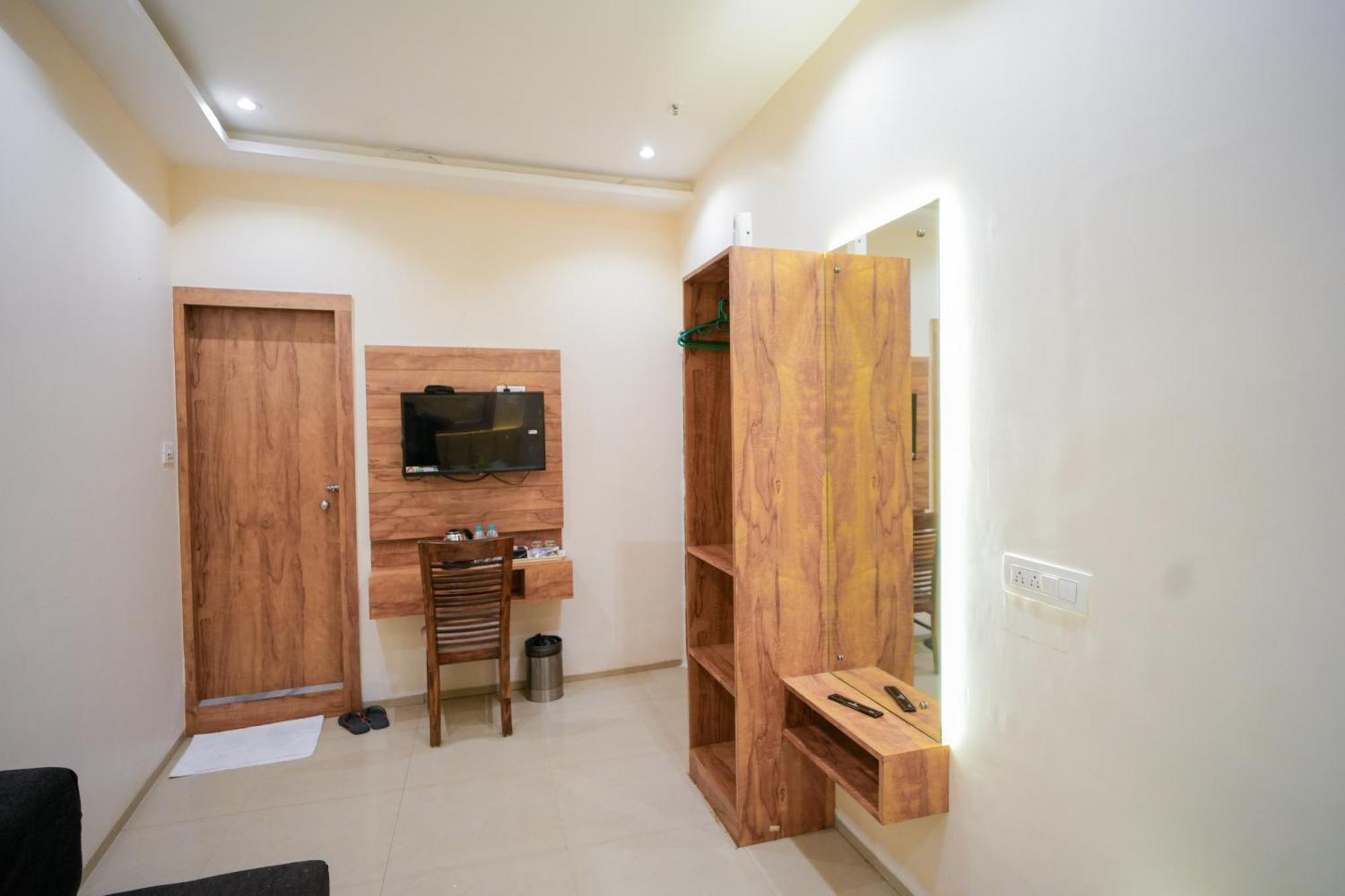 Hotel Skylink Hospitality Mahalaxmi Bombay Eksteriør billede