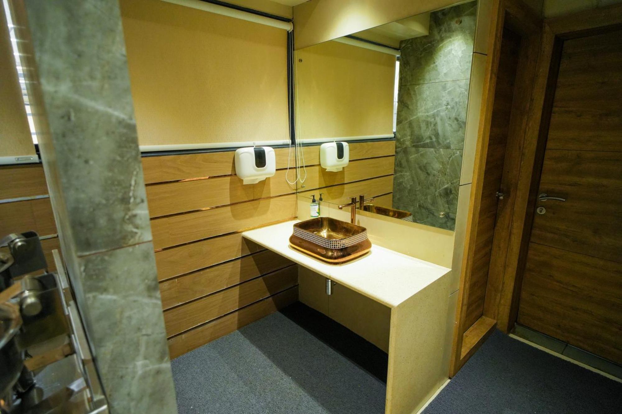 Hotel Skylink Hospitality Mahalaxmi Bombay Eksteriør billede