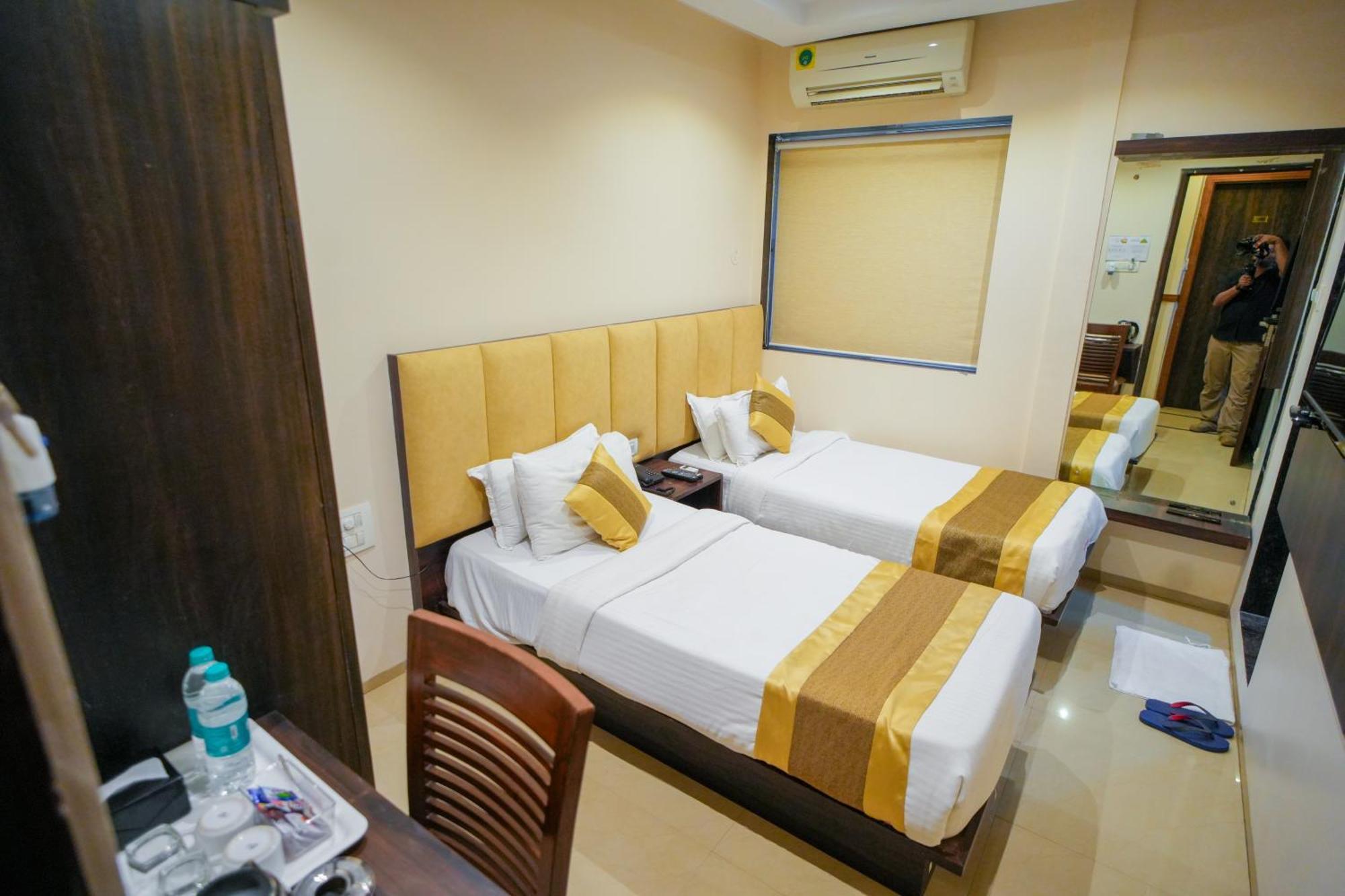Hotel Skylink Hospitality Mahalaxmi Bombay Eksteriør billede