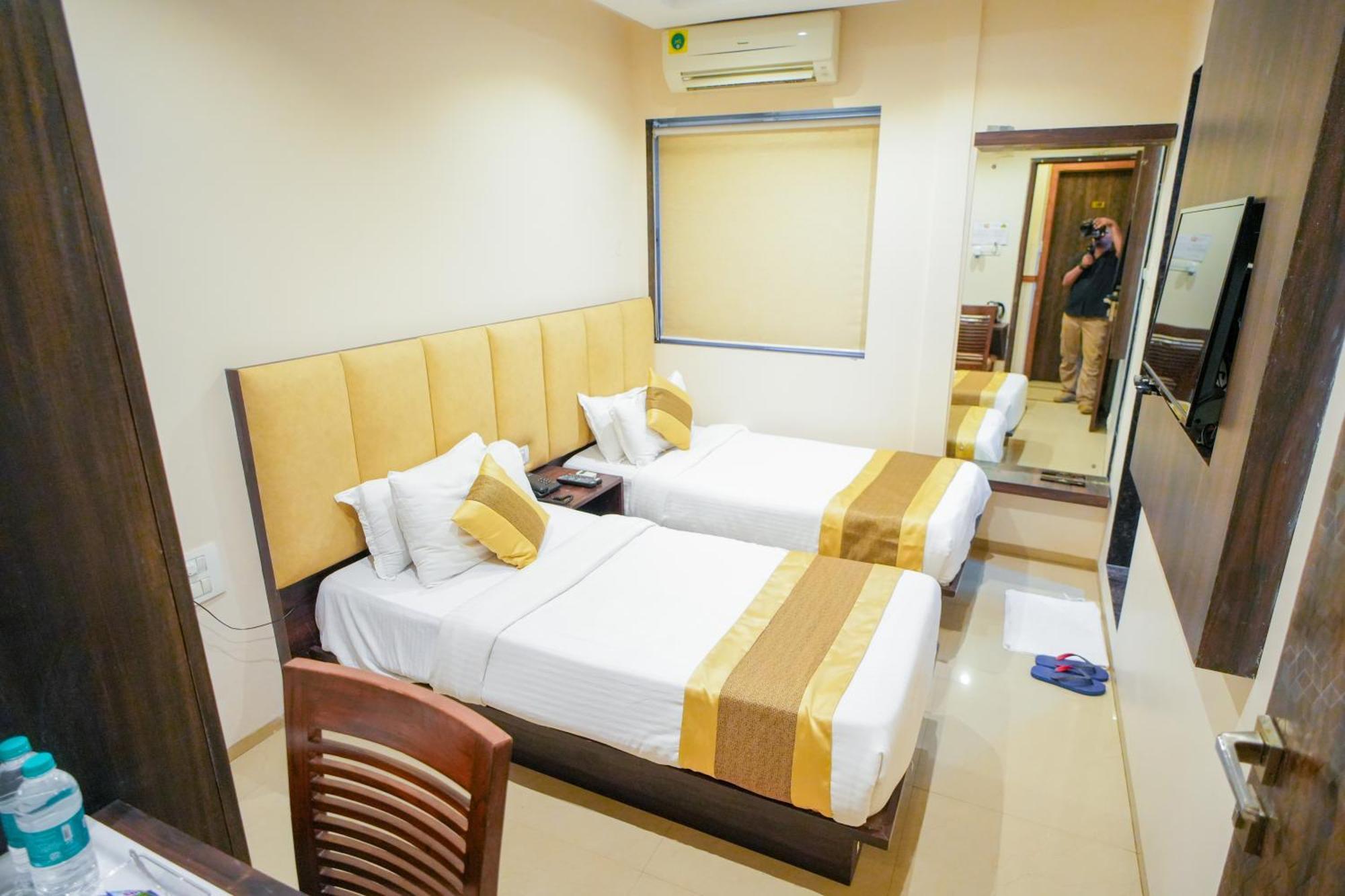 Hotel Skylink Hospitality Mahalaxmi Bombay Eksteriør billede