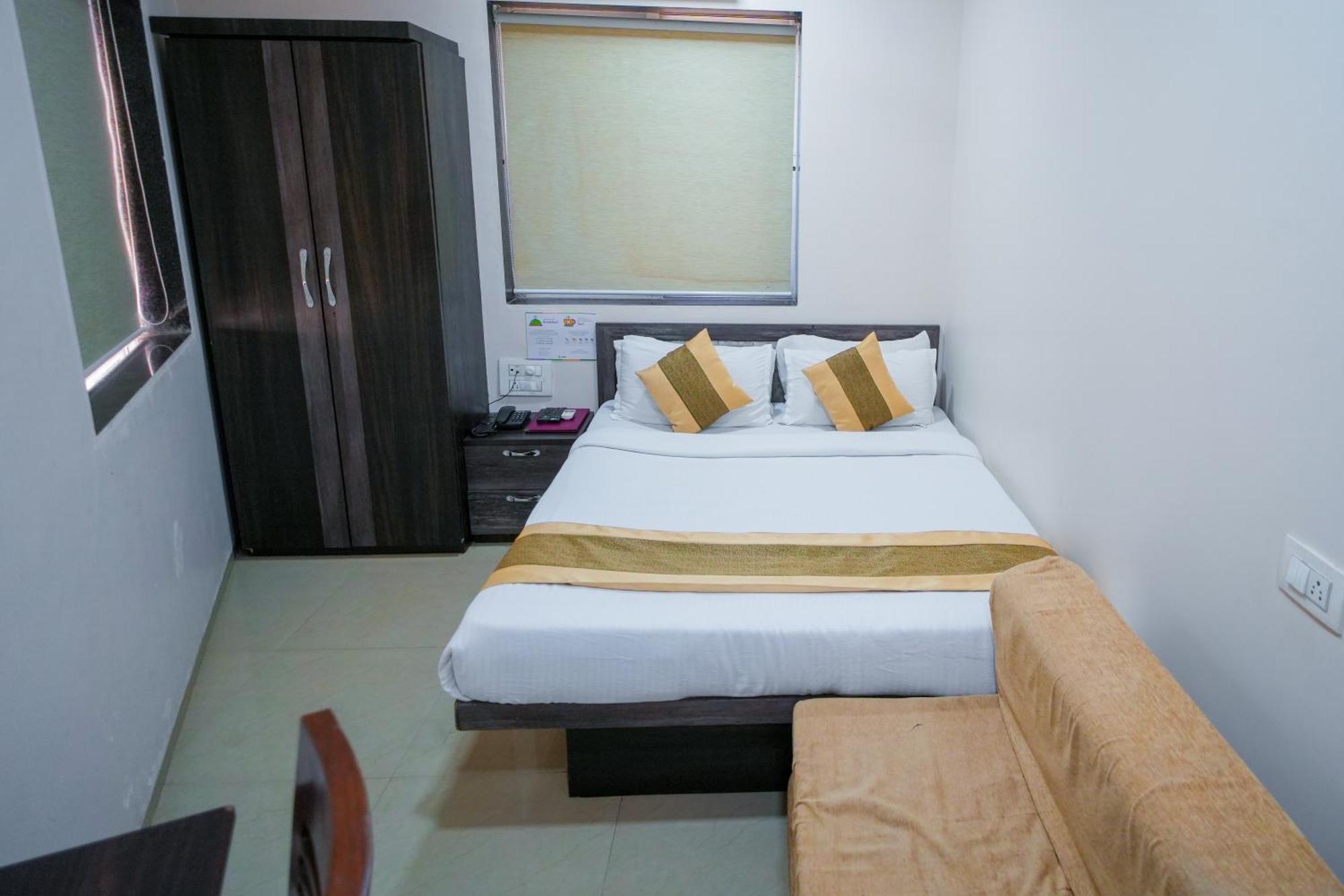 Hotel Skylink Hospitality Mahalaxmi Bombay Eksteriør billede
