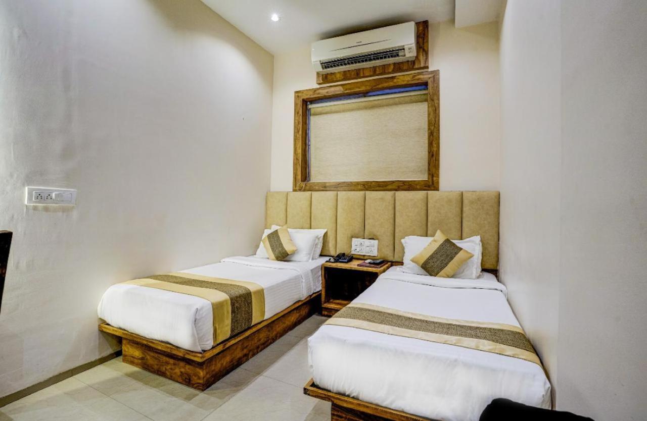Hotel Skylink Hospitality Mahalaxmi Bombay Eksteriør billede